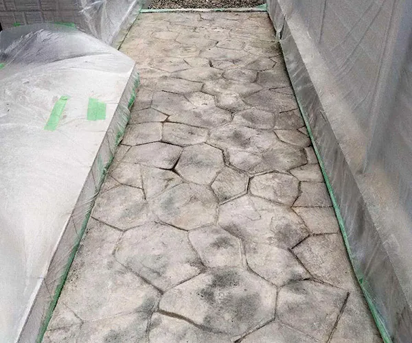 新潟市東区M様邸外構リフォーム中_スタンプコンクリ施工