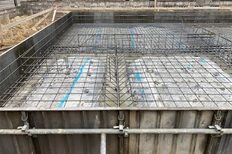 地盤改良後の平屋住宅における基礎配筋と防湿シートの施工工程