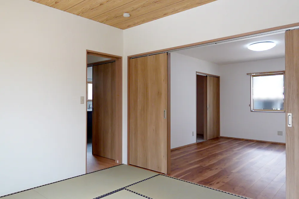 新潟市北区H様邸平屋新築 和室から洋室を見た施工後写真